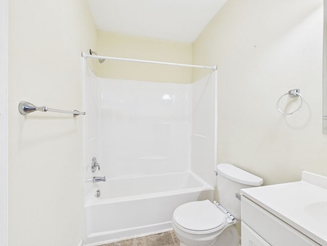 Building Photo - 604 W Vine St