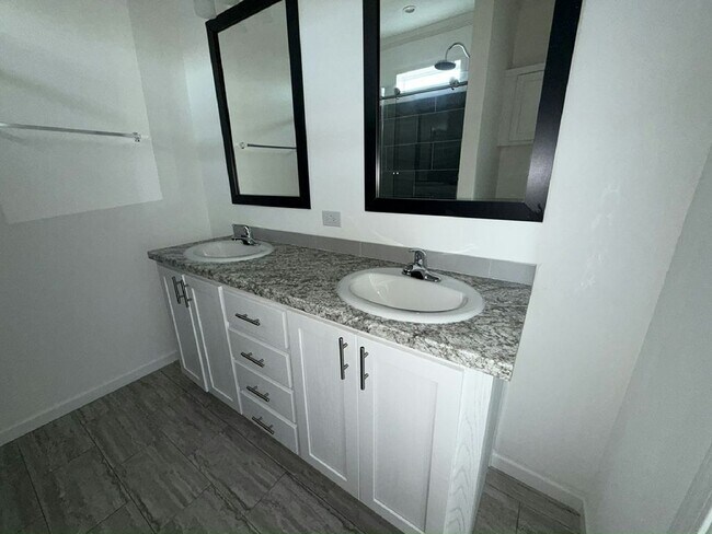 Building Photo - 3518 Campari Dr