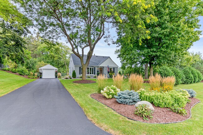 Building Photo - 4295 Oak Dr Ln