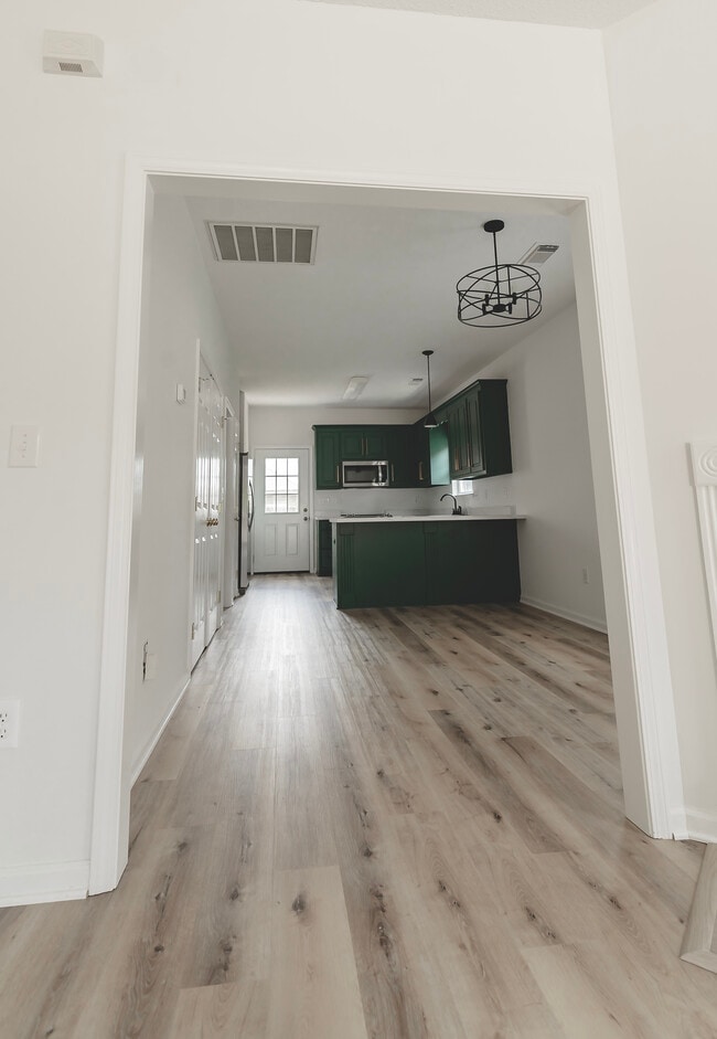 Building Photo - 9703 Full Moon Cir