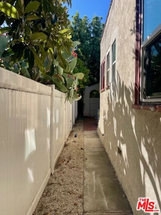 Building Photo - 11151 Sarah St