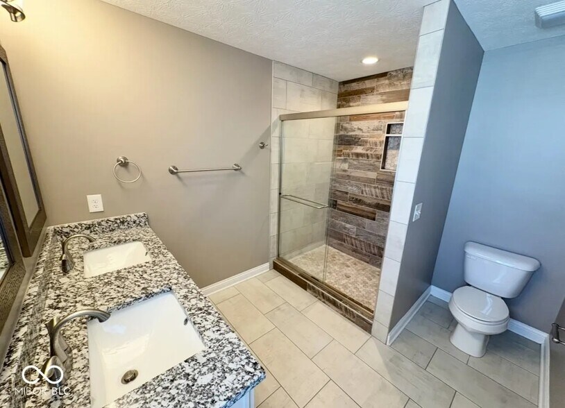 master bath - 6157 Winthrop Ave