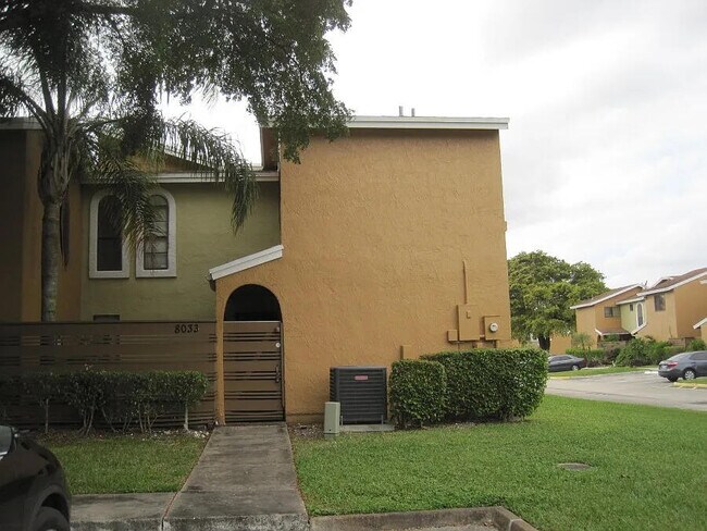 Building Photo - 8033 NW 71st Ct