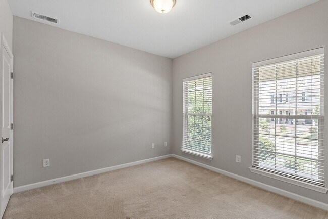 Building Photo - 1121 Survada Ln