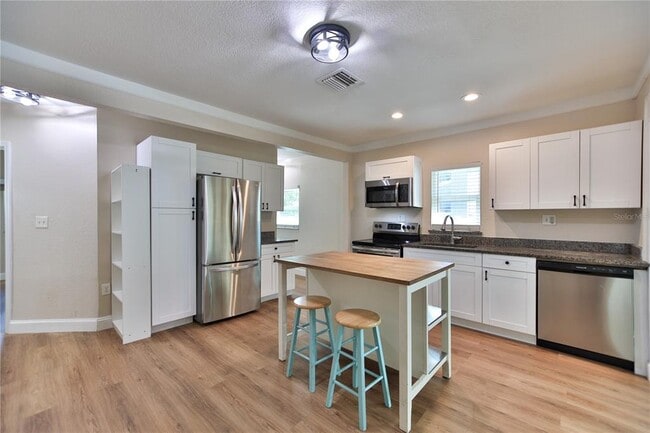 Building Photo - 453 41st Ave S