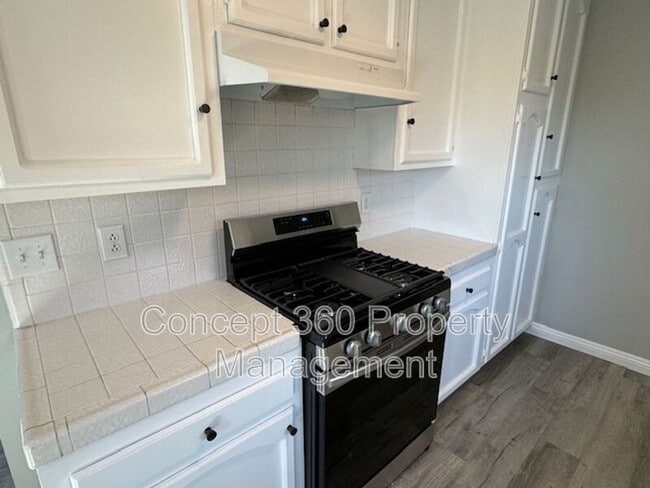 Building Photo - 23027 ARLINGTON Ave