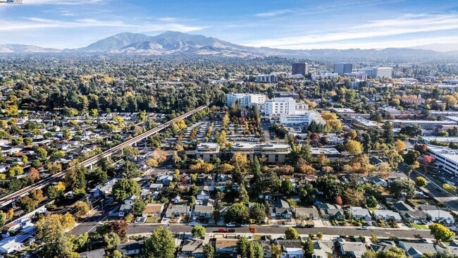 Building Photo - 2438 Upland Dr