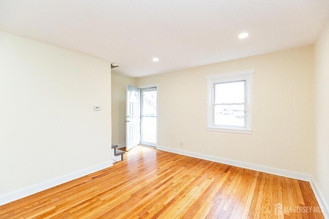 Building Photo - 78 Koyen St