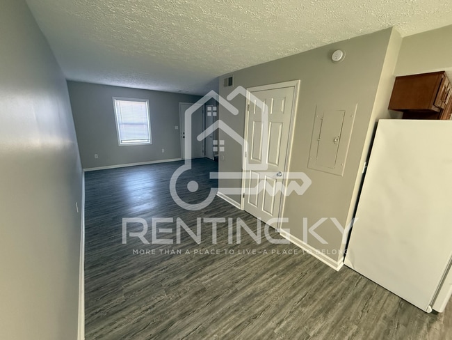 Building Photo - 1645 Foxhaven Dr