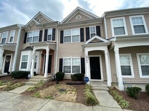 Building Photo - Fantastic 2 Bedroom Durham Townhouse