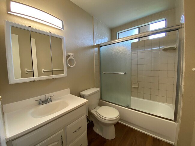 Building Photo - LOCATION & PRIVACY! Spacious 3 br Condo wi...