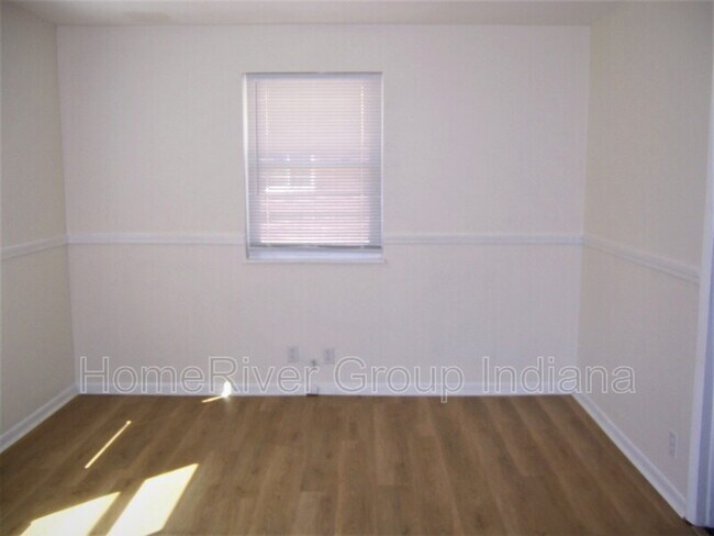 Building Photo - 3138 E Bradbury Ave