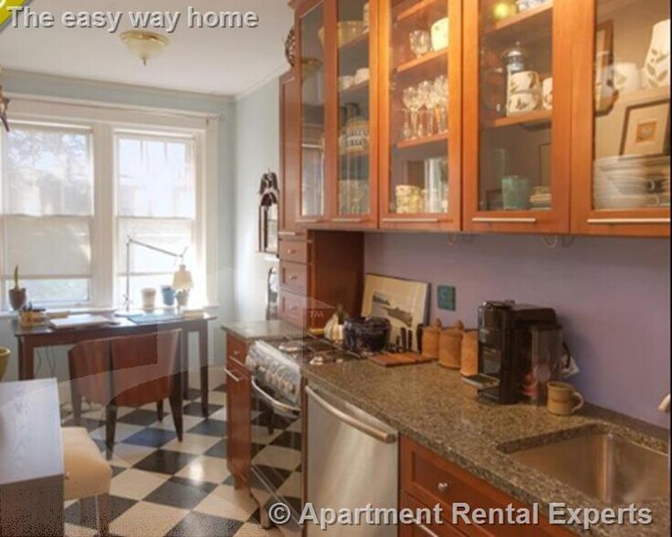 Building Photo - 1699 Cambridge St