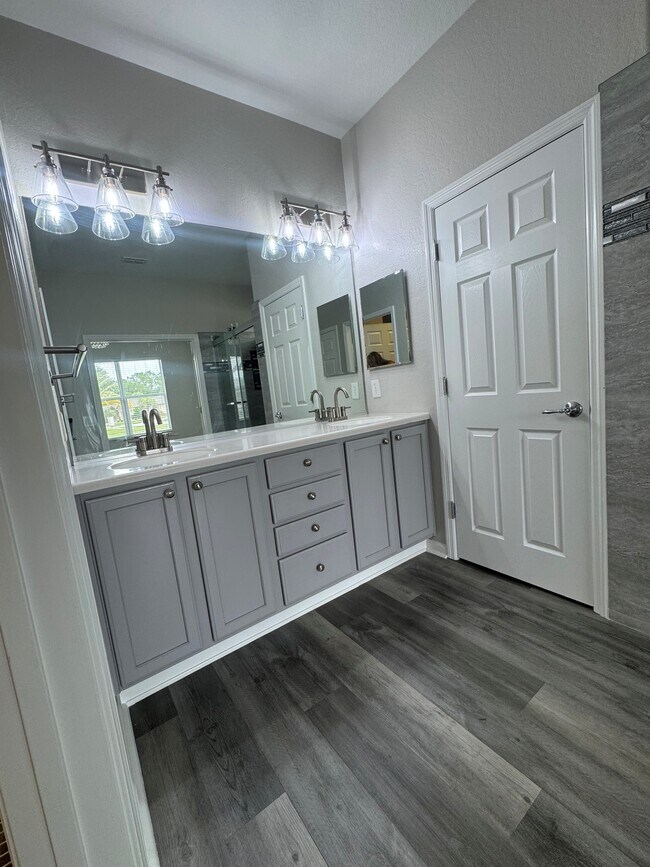 Building Photo - 6984 SW 94th Ct