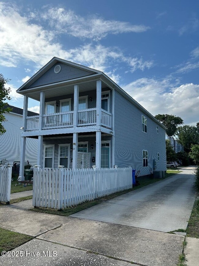 Building Photo - 615 Campbell St