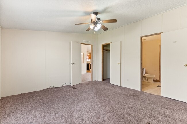 Building Photo - 158 Stone Henge Ln