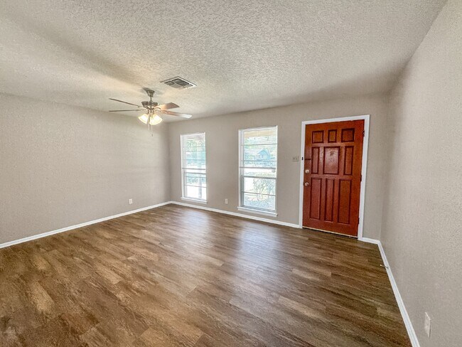 Building Photo - Welcome to Your New Rental in West San Antonio