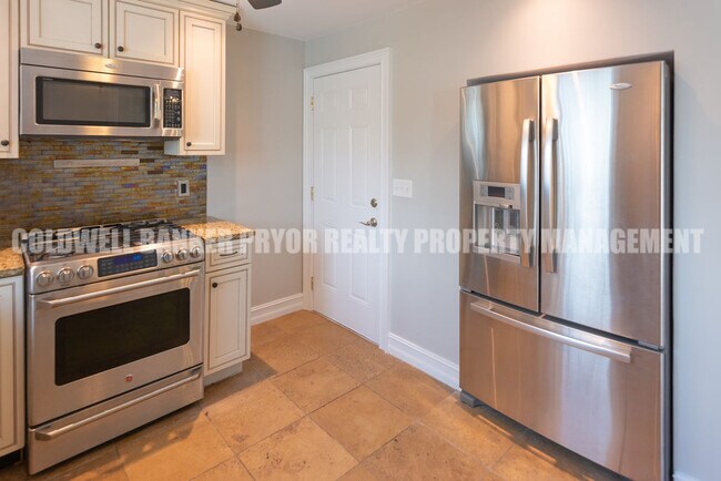 Building Photo - 128 S St Marks Ave