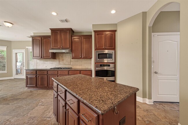 Building Photo - 28602 Hayden Park Dr