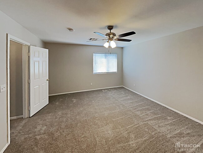 Building Photo - 30603 N Desert Star Dr
