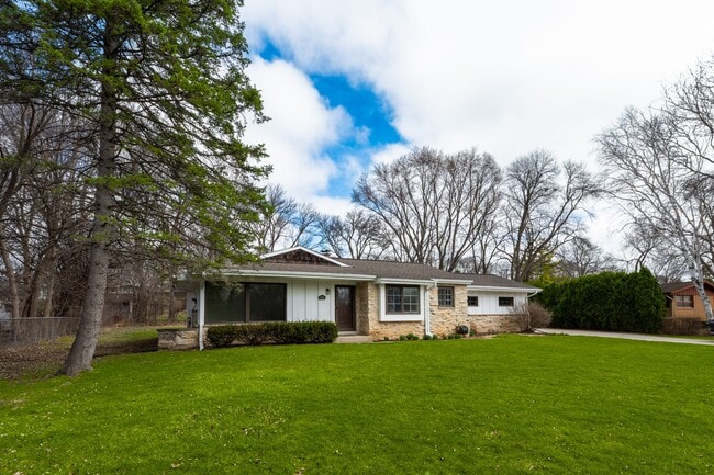 Building Photo - 2428 S Root River Pkwy