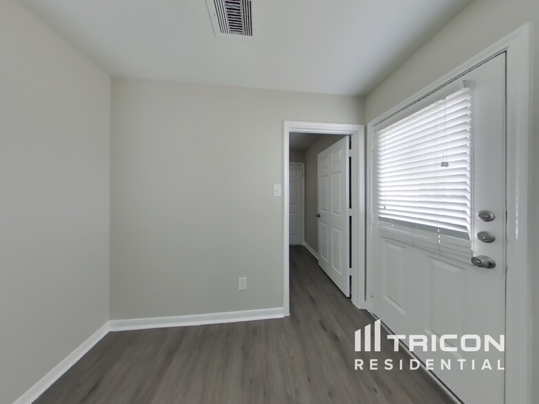 Building Photo - 6314 Austinville Dr