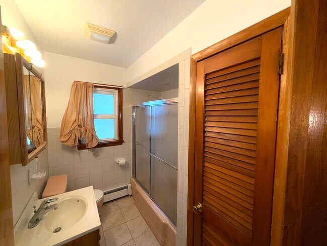 Building Photo - 20 Beech St