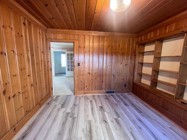 Building Photo - Spacious Four Bedroom Home in Byron Center!
