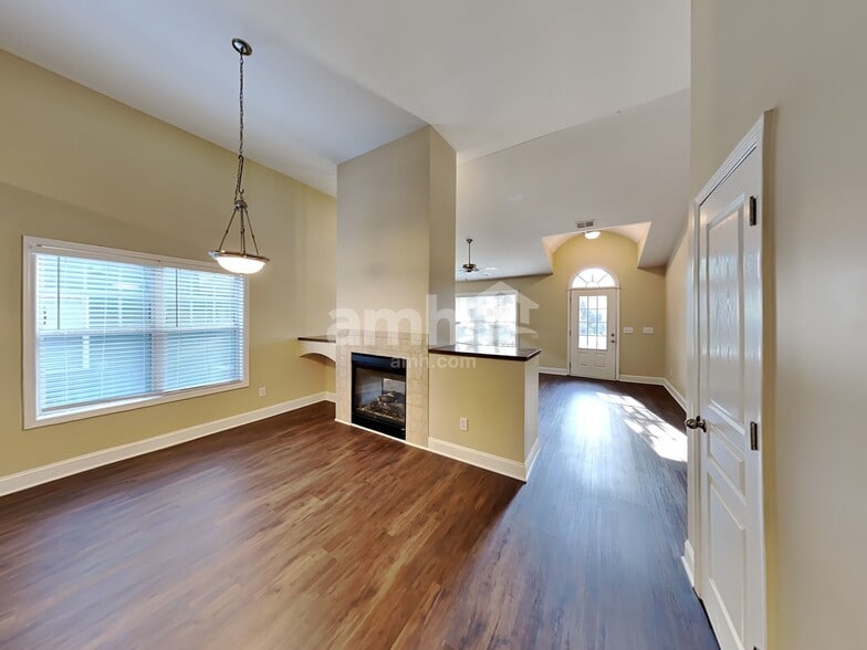 Building Photo - 414 Arrowhead Trl