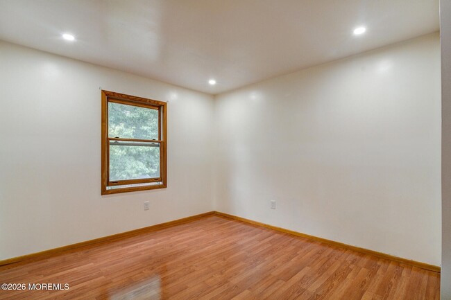 Building Photo - 195 Edgemere Ct
