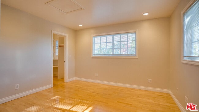 Building Photo - 9631 Crystal View Dr