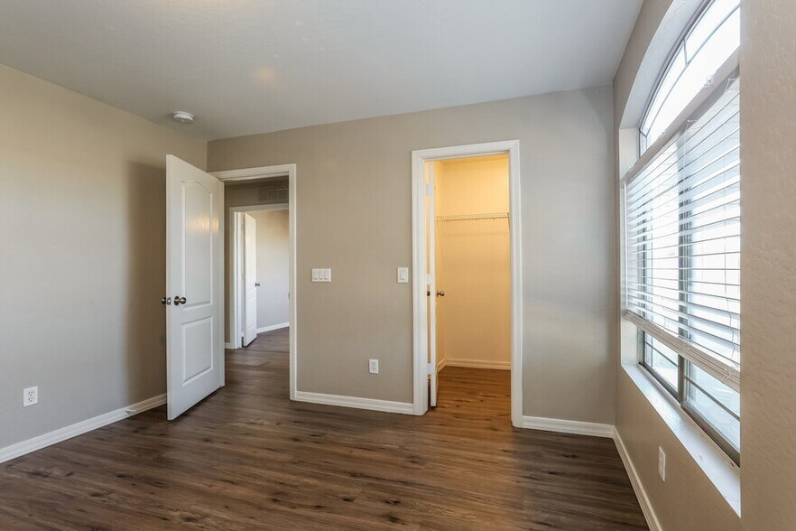 Building Photo - 3251 W Jessica Ln