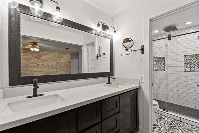 Building Photo - 826 Seacliff Dr