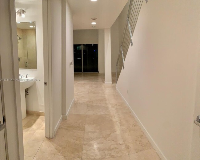 Building Photo - 1050 Brickell Ave