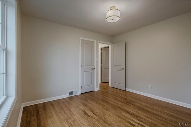 Building Photo - 8 Terrace Hill Dr