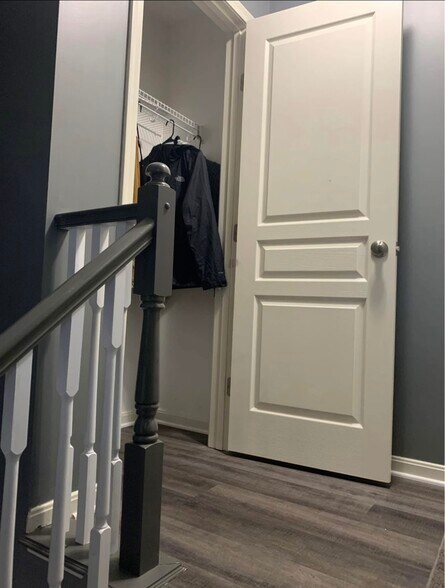 Front door closet - 5983 Boulder Vw