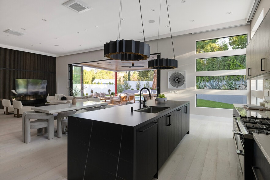 Building Photo - 22020 Alizondo Dr