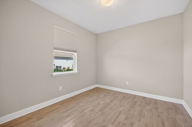 Building Photo - 85614 Fall River Pkwy