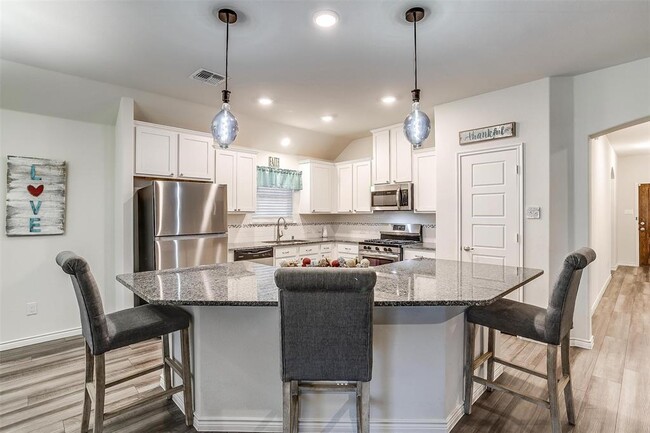 Building Photo - 3309 Comal Dr
