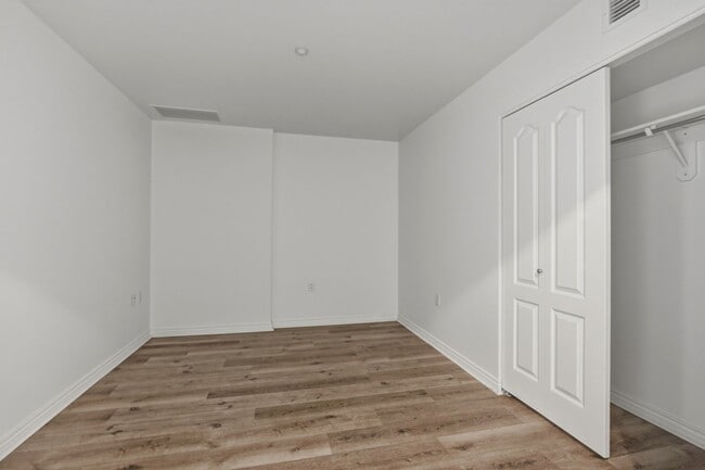 Building Photo - 2-bed, 2-bath condo in secure building with private laundry and city views