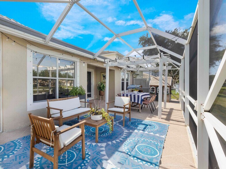 Building Photo - 6821 Hendry Dr