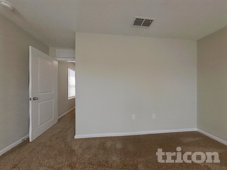 Building Photo - 2090 James Wilson Wy