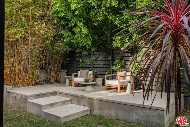 Building Photo - 3218 Maplewood Ave