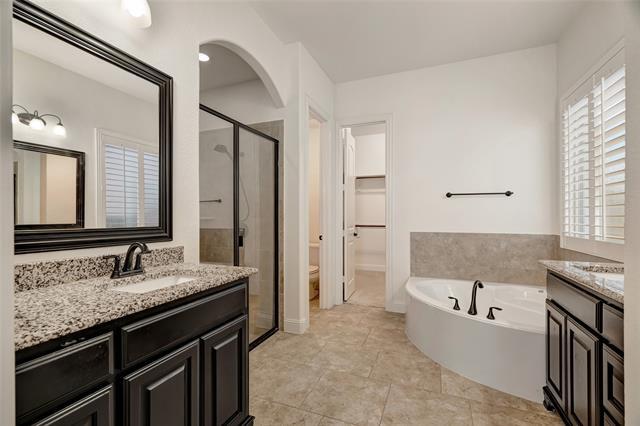 Building Photo - 2850 Sherwood Dr