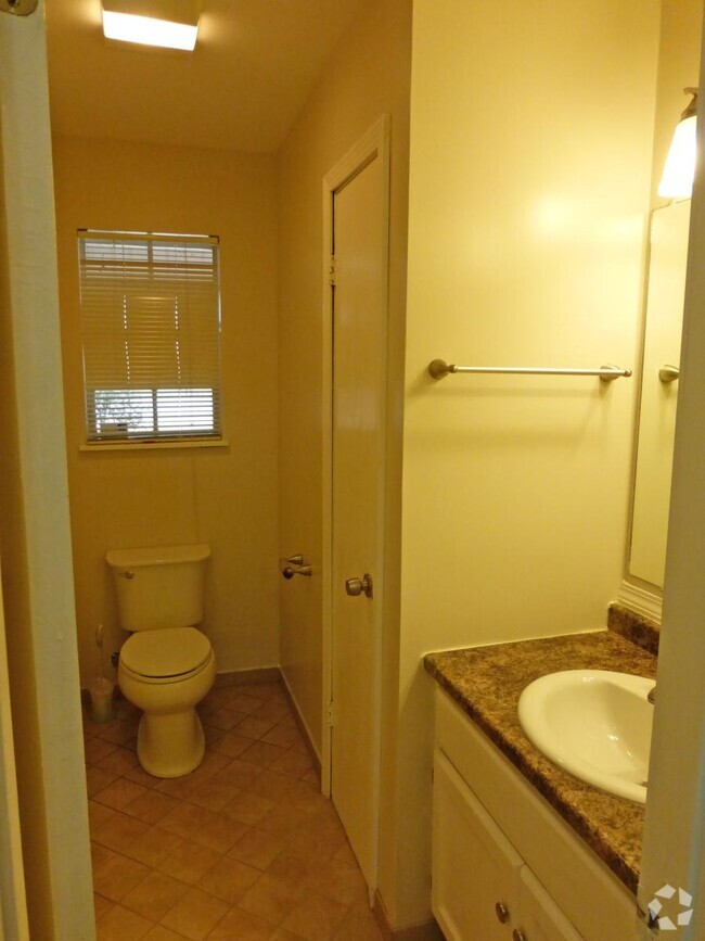 Building Photo - 55 Beech Hills