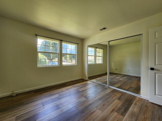 Building Photo - Wine Country Home for Rent