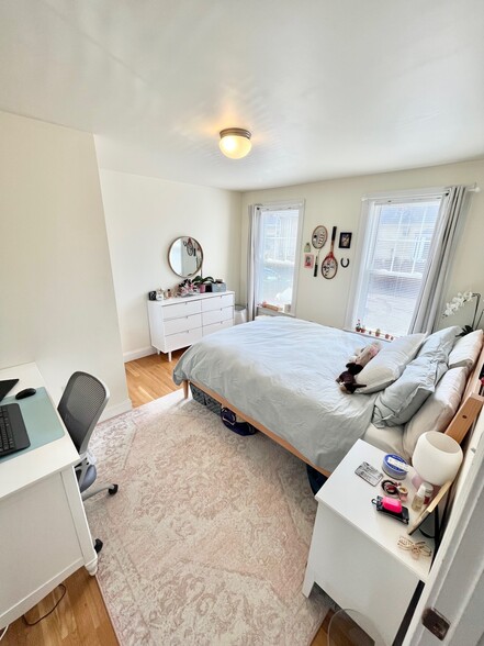 Building Photo - 17 Raymond St