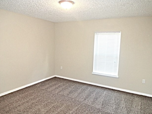 Building Photo - 45 Ulaturn Trl