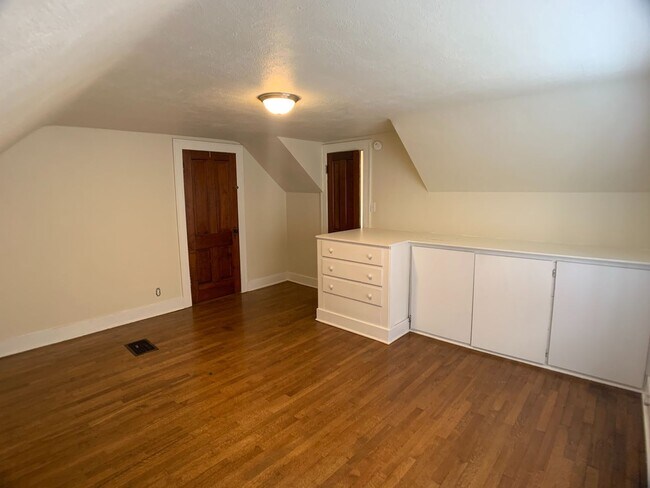 Building Photo - 508 Broadway