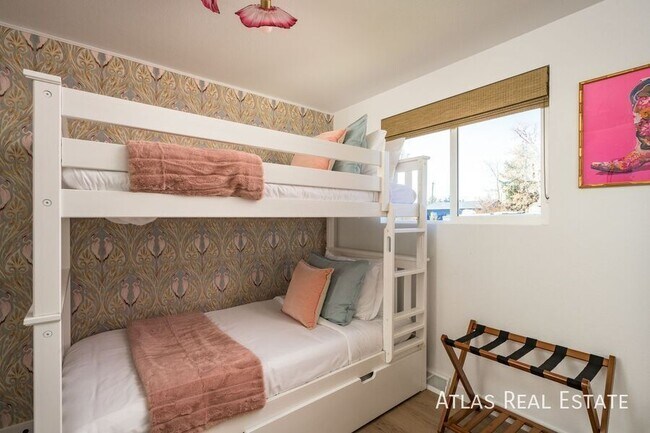 Building Photo - 5210 Quay St